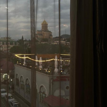 Hotel Tourist Тбилиси Екстериор снимка