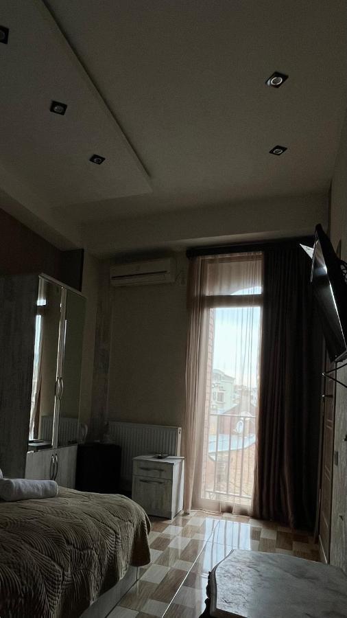 Hotel Tourist Тбилиси Екстериор снимка