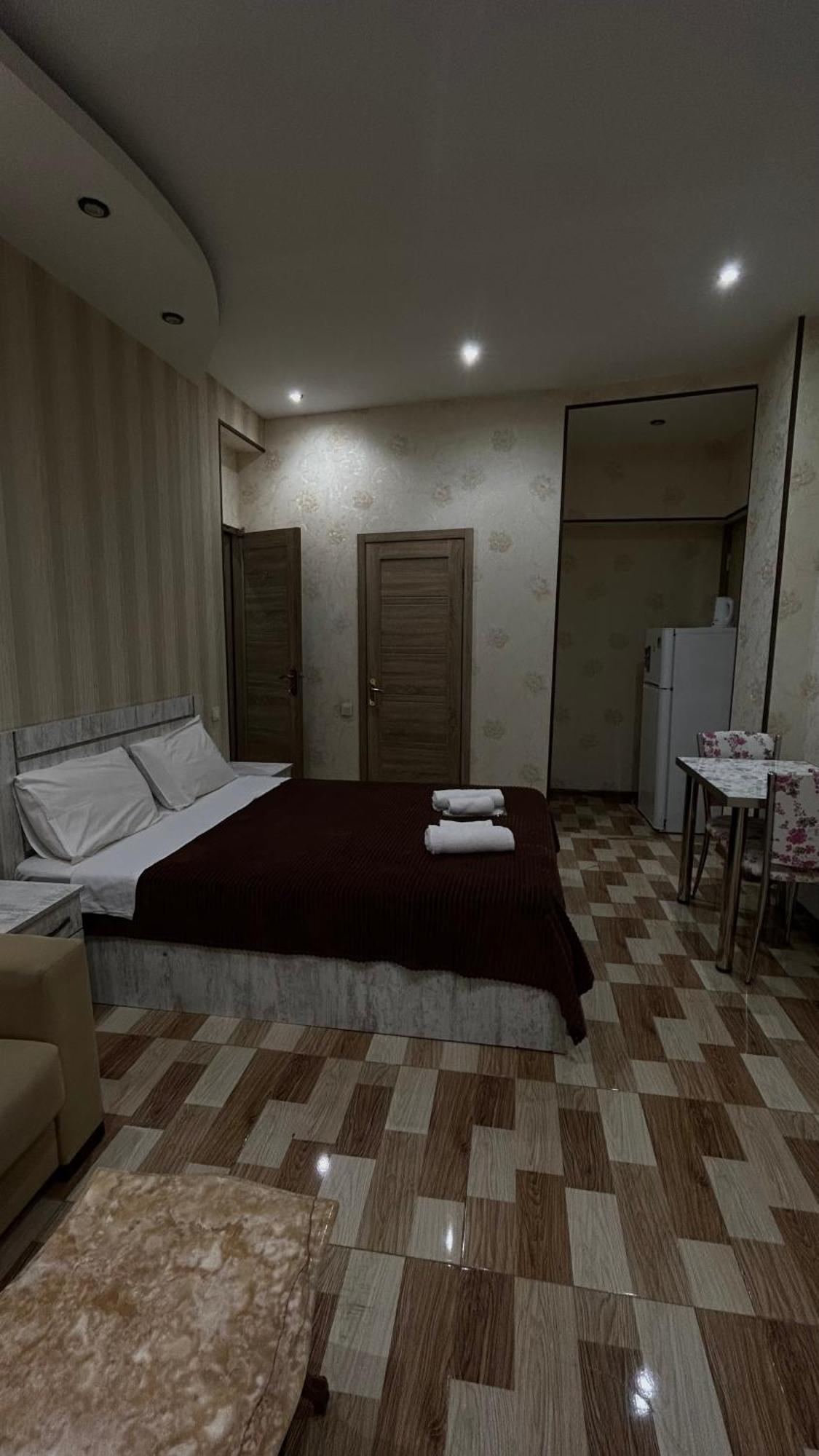 Hotel Tourist Тбилиси Екстериор снимка