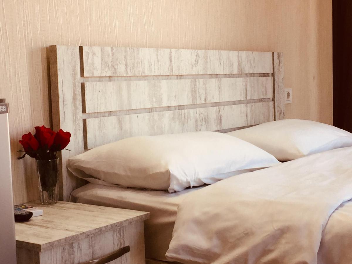Hotel Tourist Тбилиси Екстериор снимка