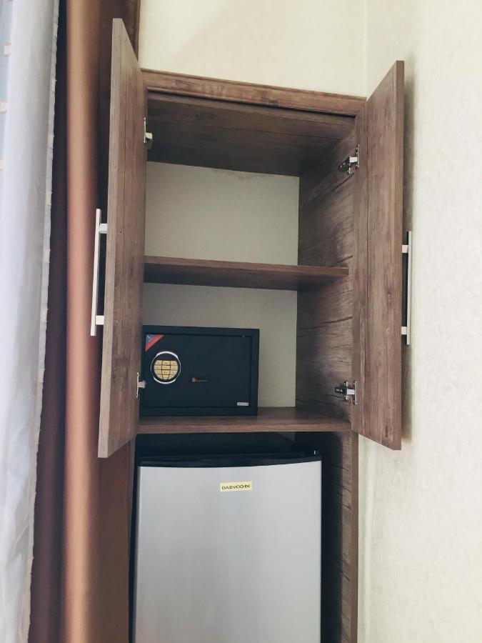Hotel Tourist Тбилиси Екстериор снимка