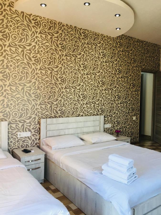 Hotel Tourist Тбилиси Екстериор снимка
