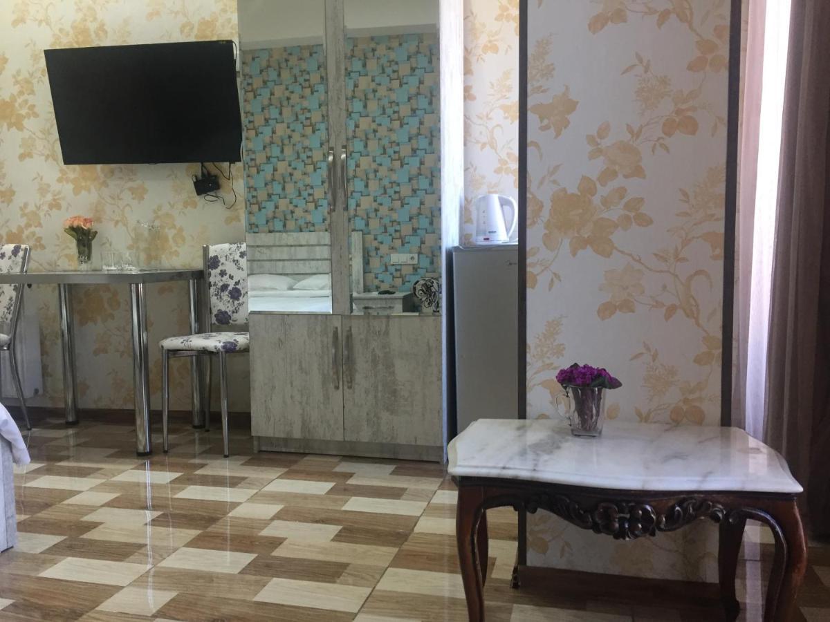 Hotel Tourist Тбилиси Екстериор снимка