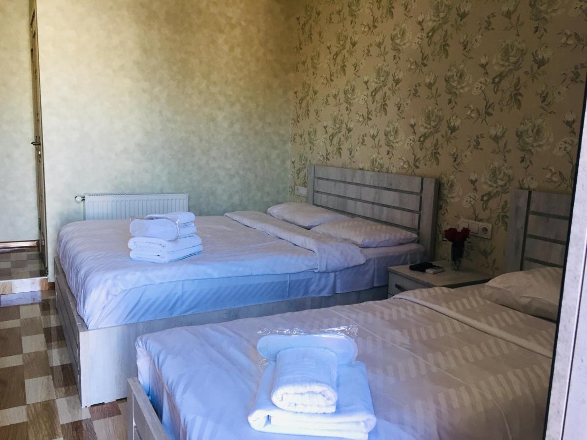 Hotel Tourist Тбилиси Екстериор снимка