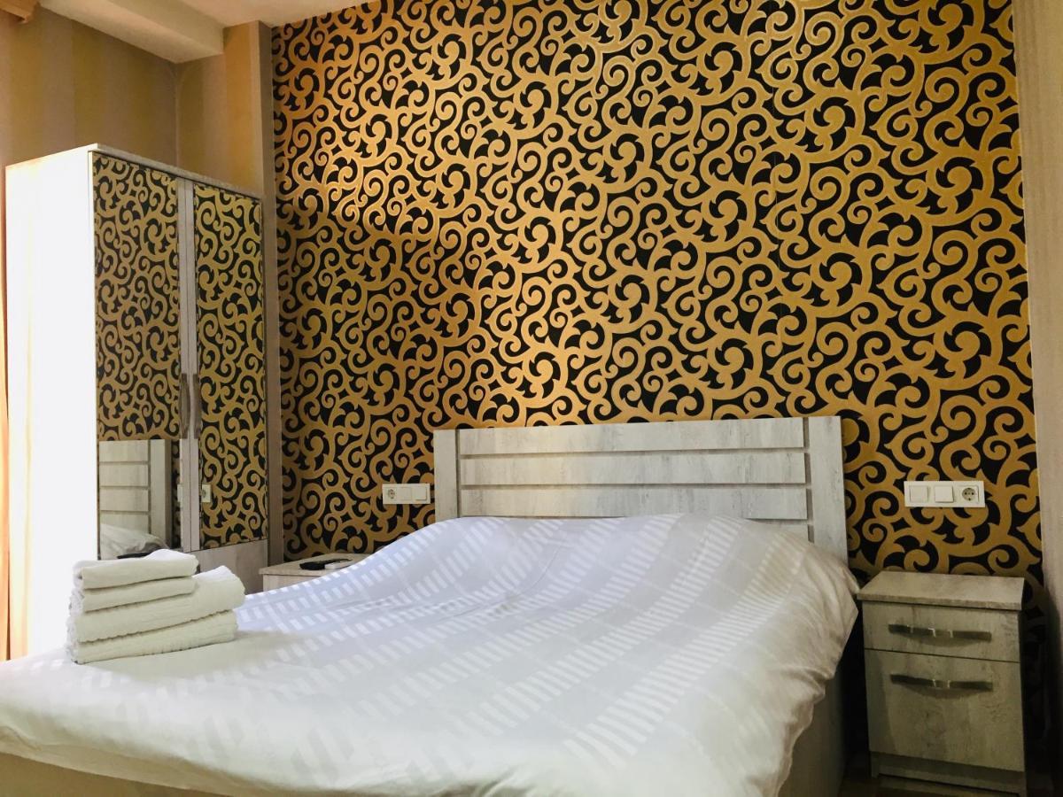 Hotel Tourist Тбилиси Екстериор снимка